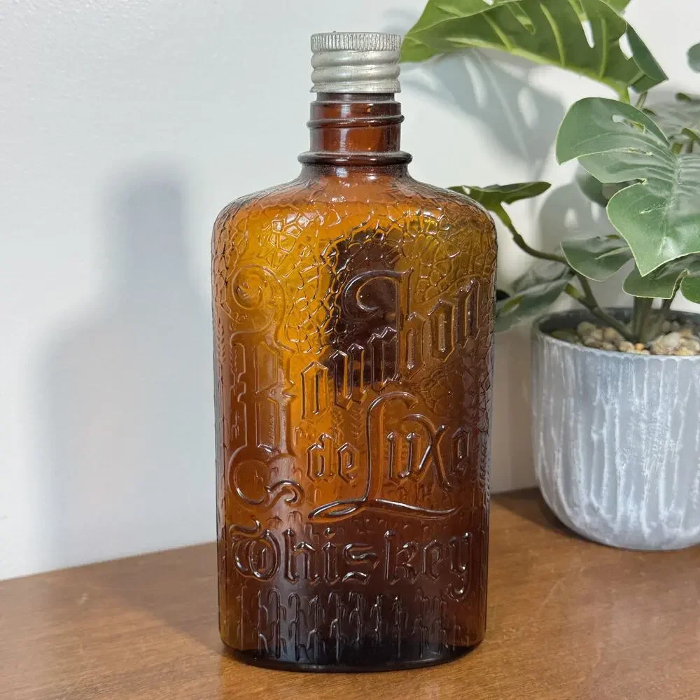 Vintage Old Cabin Still De Luxe Whiskey Amber Glass Bottle Canada Distillery